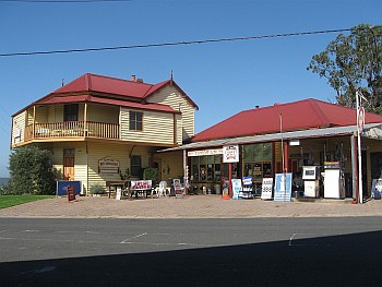 NSW - Central Tilba - Interesting B&B and Emporium (1 Feb 2011)